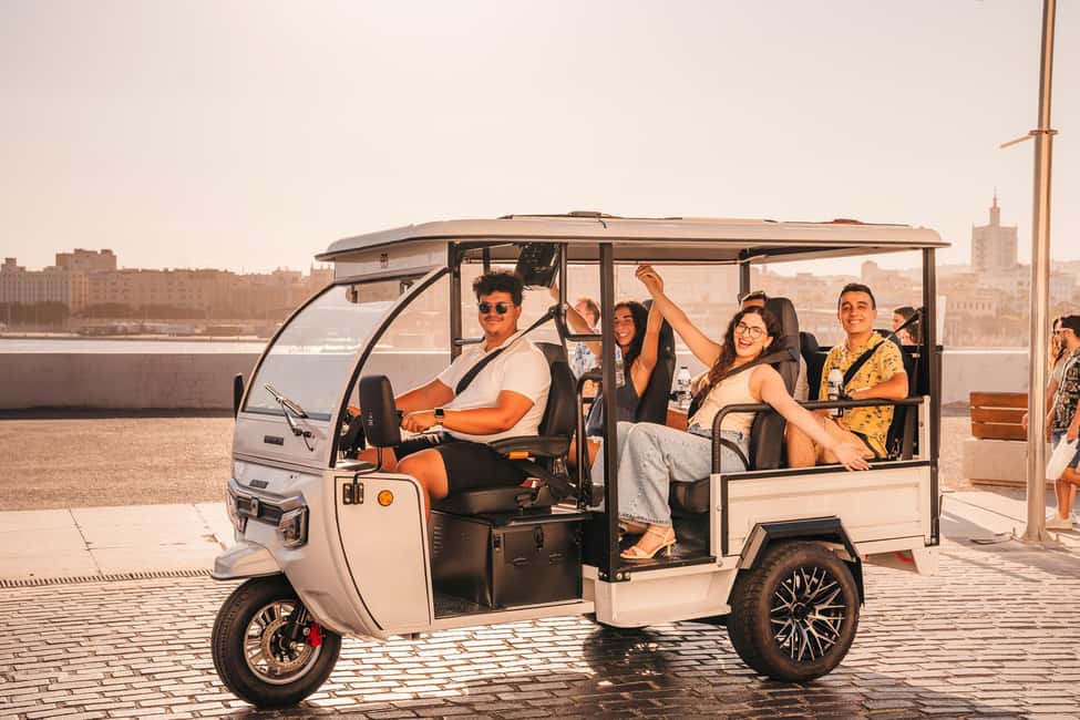 Valencia: 1-hour Private Tuk Tuk Tour - Colón Market: a more human ending than a quick pass