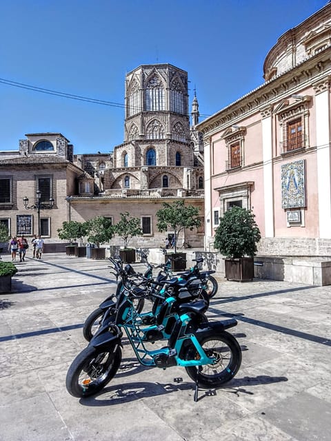 Valencia all in one: beaches, old town & city arts by E-bike - Marina Real and the Beach Stretch: Malvarrosa with Room to Breathe