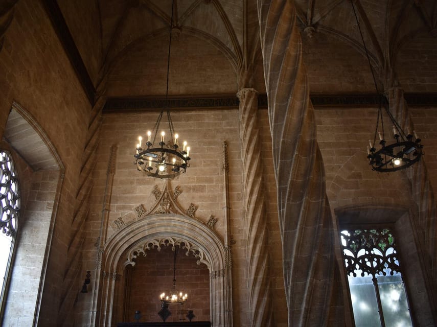 Valencia: Cathedral, St Nicholas, and Lonja de la Seda Tour - Metropolitan Cathedral of Valencia: Inside the World of the Holy Grail Legend