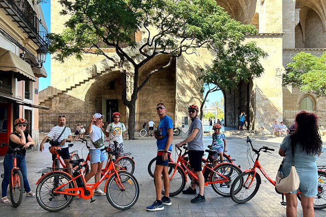 Valencia City Highlights in Guided Bike or E-Bike Tour - From Plaça de la Reina to El Micalet: squares, people, and views