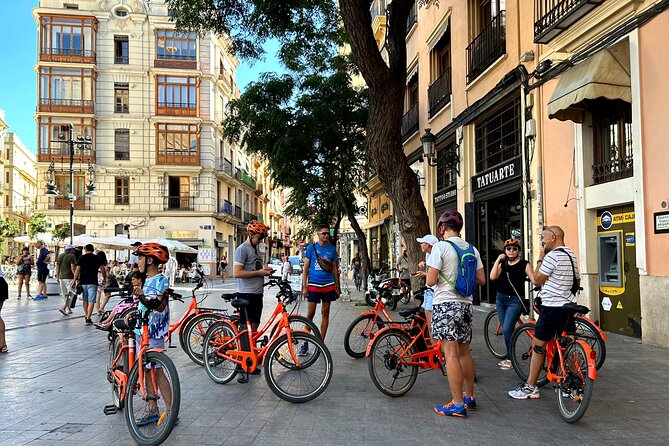 Valencia City Highlights in Guided Bike or E-Bike Tour - Valencia Cathedral and the Basílica dels Desamparats: what’s included vs what’s on you
