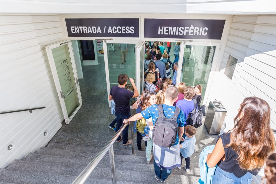 Valencia: City of Arts and Science 3D Movie at Hemisfèric - The IMAX 3D dome show: what you’re actually paying for