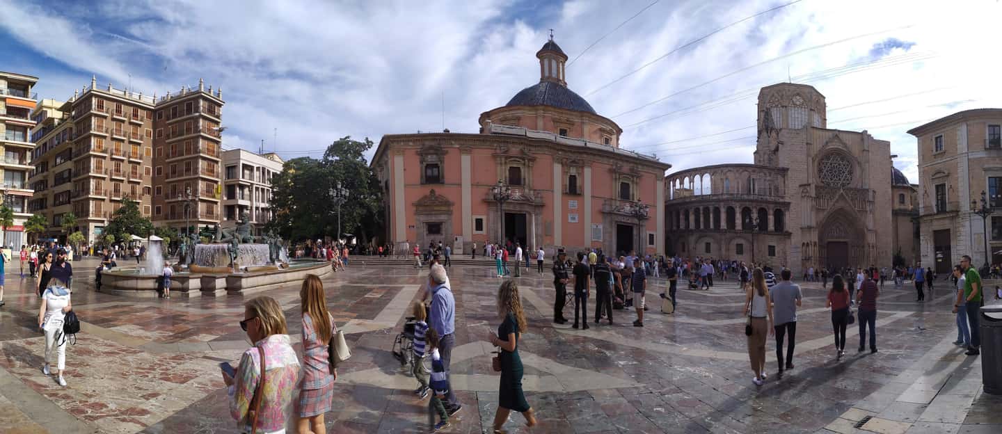 Valencia: City Walking Tour with Top Attractions - ITALIAN - Torres de Serranos: the opening scene in Valencia’s story