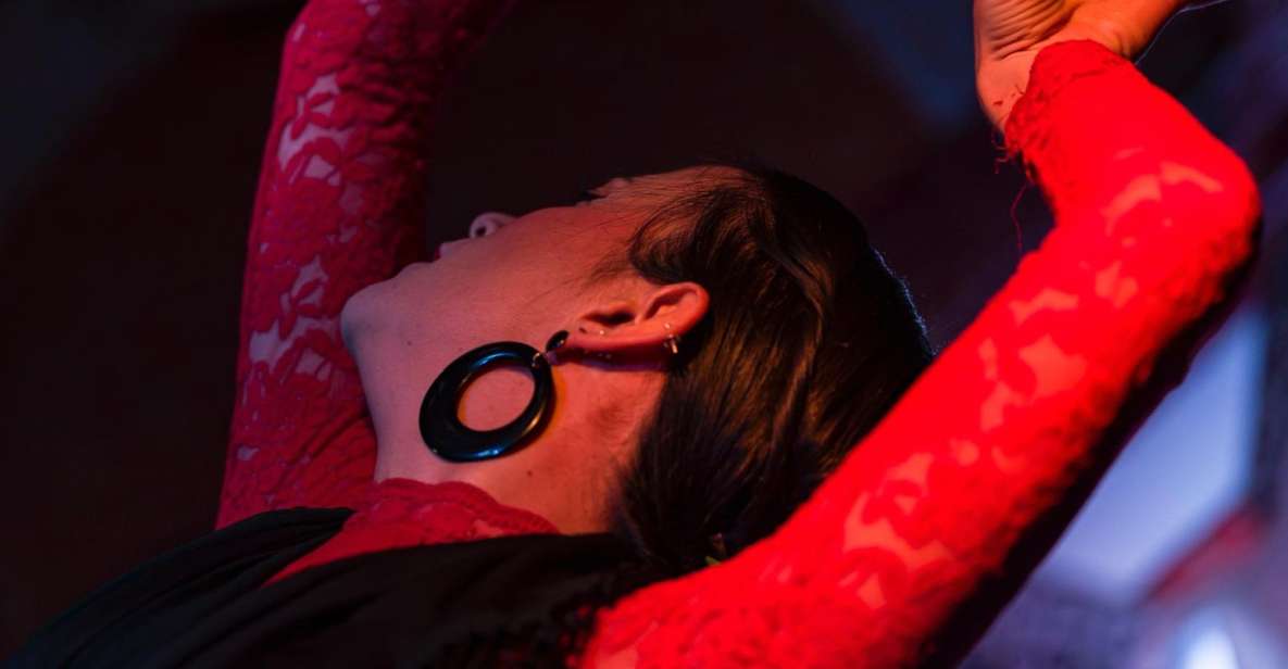 Valencia: Flamenco at Toro y La Luna with optional Dinner - Dinner in the middle: what the meal is like and how it affects the night