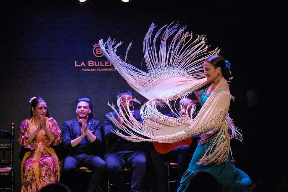 Valencia: Flamenco Show with Dinner at La Bulería - Flamenco at La Bulería: a small tablao where you feel the rhythm