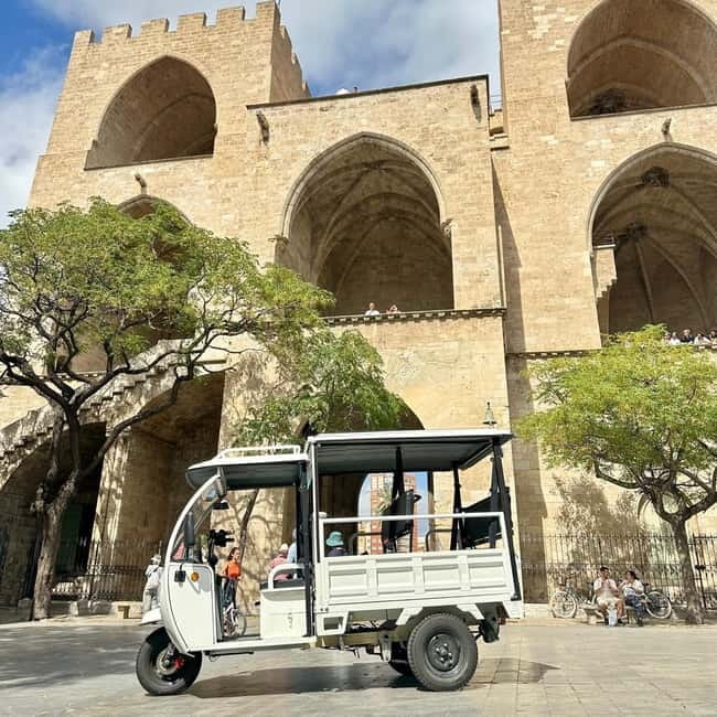 Valencia: Full 2-Hour Tuk Tuk Tour - Markets and modernist stops: Mercado de Colón, Estación del Norte, Central Market