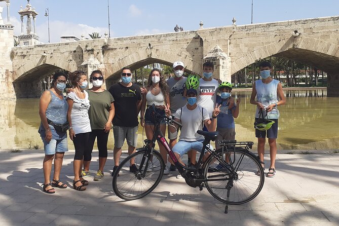 Valencia Highlights Bike Tour - Pont de les Flors: A Flower-Laden Bridge Break