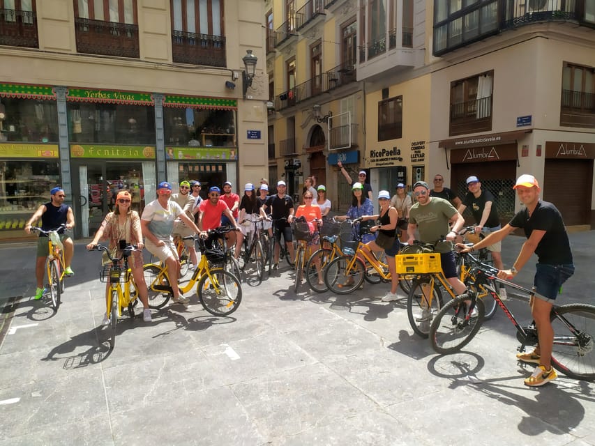 Valencia in bici con guida turistica italiana madrelingua - Ending near Playa de la Malvarrosa (and what to do with your extra time)
