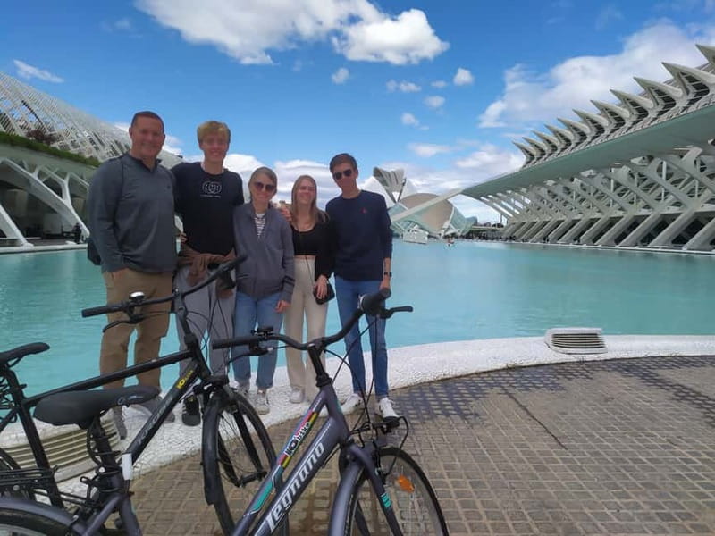Valencia in bici con guida turistica italiana madrelingua - Price and value for a 150-minute guided bike tour