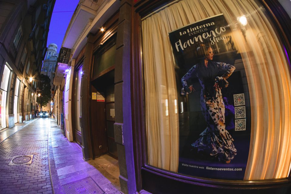 Valencia: La Linterna Flamenco Show - Dress code: formal or casual, but keep it comfy