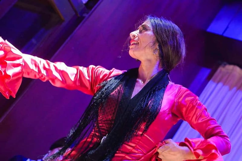 Valencia: La Linterna Flamenco Show - La Linterna Flamenco Show: the vibe in one sentence