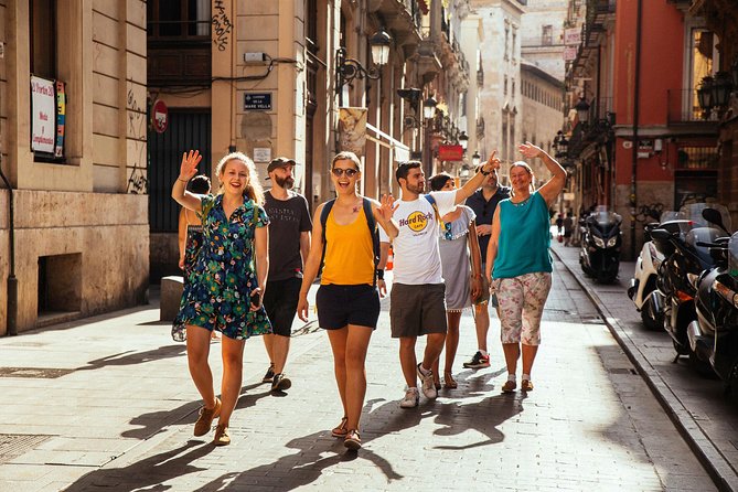 Valencia PRIVATE Highlights & Hidden Gems Tour with a Local - The included drink tasting: small break, useful guidance