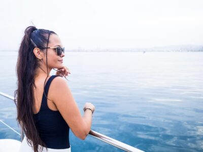 Valencia: Sailing Catamaran Cruise with Sunset Option and DJ - Getting on board at Catamaran Mundo Marino Valencia (and finding the best spot)
