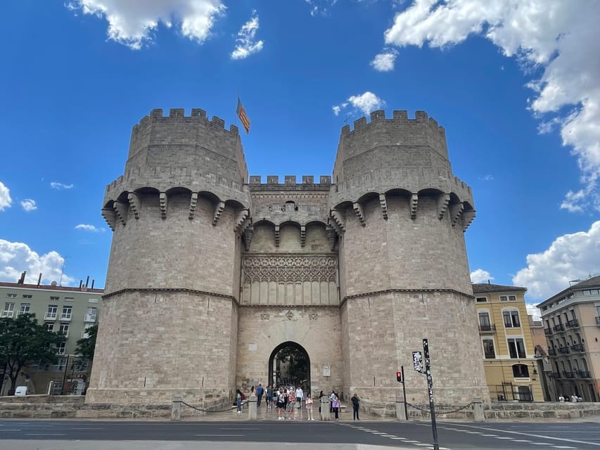 Valencia: Top 25 Highlights Guided Bike Tour - North Train Station to Plaza del Ayuntamiento: Valencia’s pride in tiles and public space