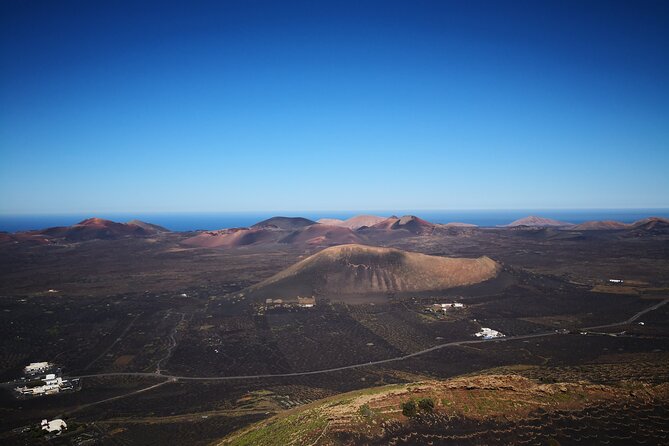 Vineyards of La Geria hiking tour - Tips for meeting at Bodegas Rubicón and hiking smart