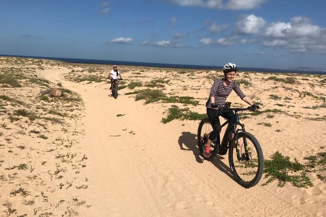 Volcanic Discovery PREMIUM eBike Tour: 35 km - Why Fuerteventura’s North Shore fits an e-bike day