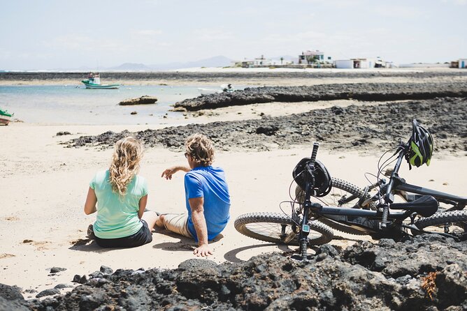 Volcanic Discovery PREMIUM eBike Tour: 35 km - Premium e-bike experience: Bosch power, smooth handling, and on-the-fly help