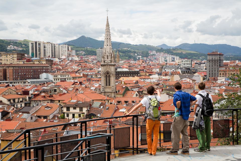 Walking Tour in Bilbao - Casco Viejo landmarks: the Seven Streets, San Antón, and Santiago Cathedral