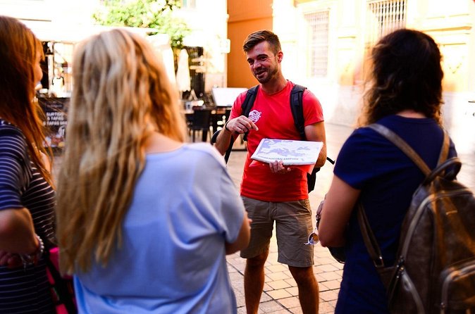 Walking Tour of Malaga's Historic Center - Mercado Central de Atarazanas: use the 10-minute break well