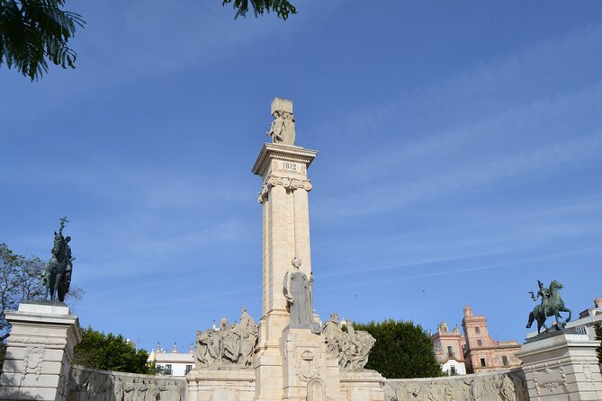 Walking Tour through Cádiz: Stories from the hand of a local guide - Walking Cádiz with a local hand: the real purpose of this tour