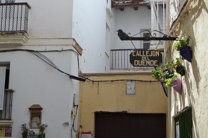 Walking Tour through Cádiz: Stories from the hand of a local guide - Plaza San Antonio: St. Anthony’s Square and the neighborhood feel