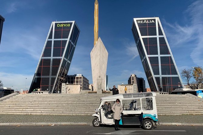 Welcoming tour Madrid - The opera-house sighting and why quick “pass-bys” still help