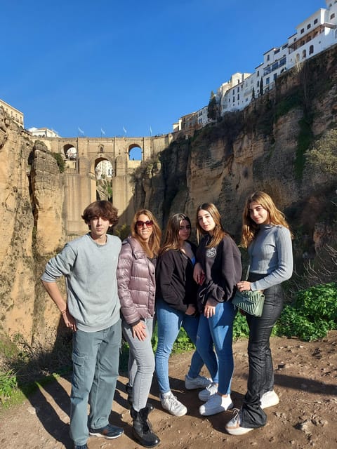 White Villages and Ronda Day Trip from Seville - Zahara de la Sierra: White Streets, Castle Views, and a Coffee Break