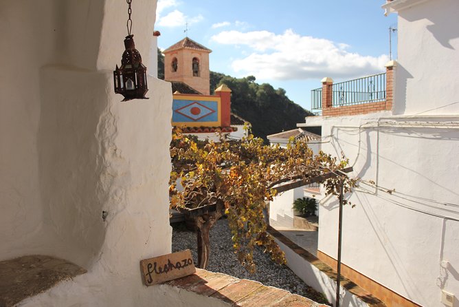 White Villages Tour in the Nerja area: Small-Group Tour and Lunch - The lunch deal: what’s included, what to expect, and how to order smart