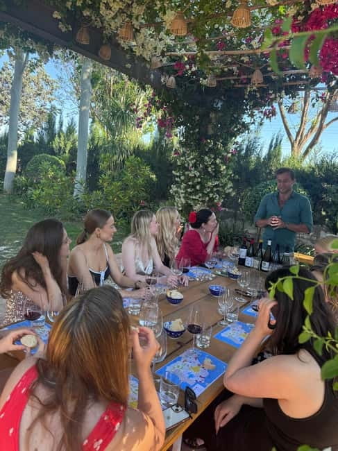 Wine Tasting with Professional Sommelier in centre Valencia - Pairing Food and Petit Fours: Why the Bites Matter