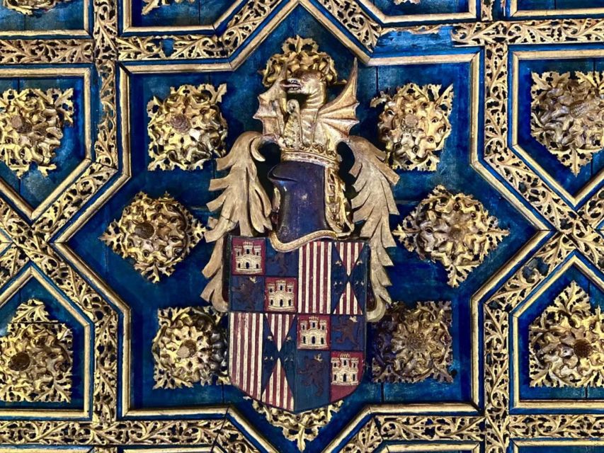 Zaragoza: Aljafería Palace guided tour in Spanish - The Cortes of Aragon stop: from palace past to political present