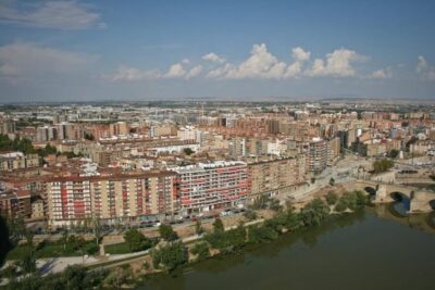 Zaragoza : Private Custom Walking Tour with a Local Guide - Meet your guide: what the best versions of this tour have in common