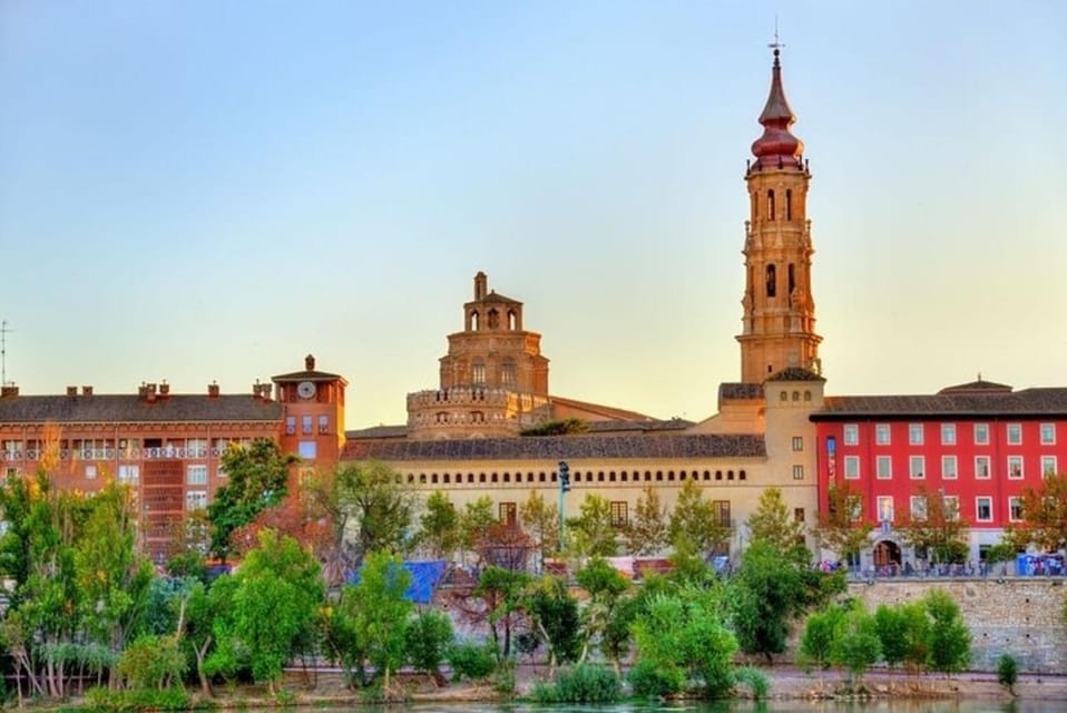 Zaragoza : Private Custom Walking Tour with a Local Guide - Paseo de la Independencia and the long-view feel of the city