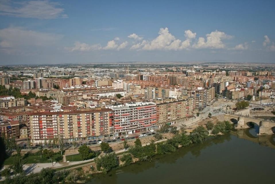 Zaragoza : Private Custom Walking Tour with a Local Guide - Meet your guide: what the best versions of this tour have in common